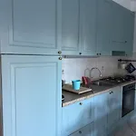 C'est La Vie Cozy Near The Апартаменты Колико