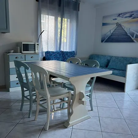 C'est la vie Cozy accommodation near the lake *