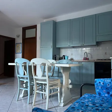 C'est la vie Cozy accommodation near the lake Colico